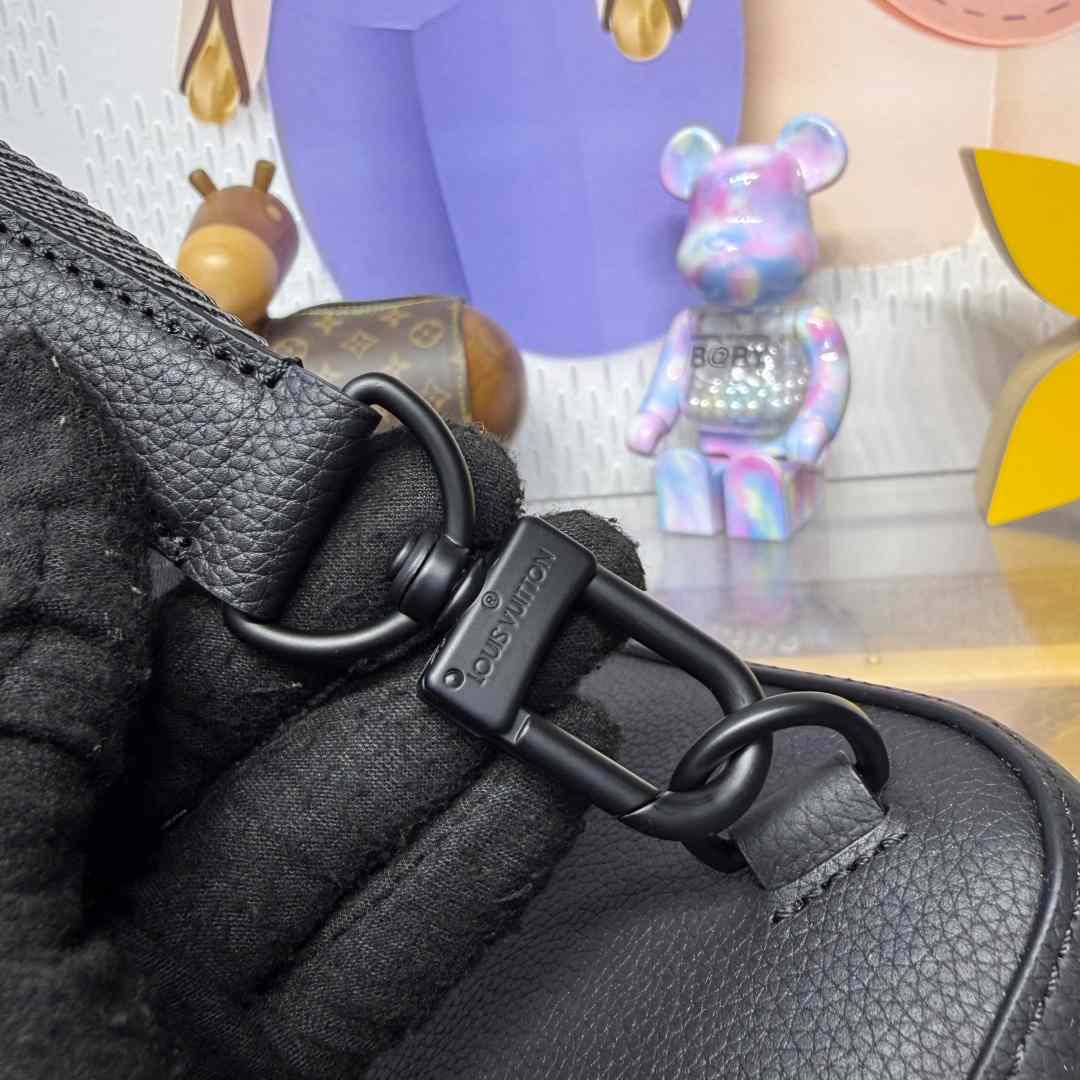 Louis Vuitton Avenue Slingbag PM   M15255 - DesignerGu