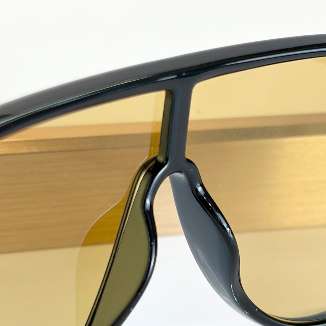Tom Ford TF1182 Sunglasses - DesignerGu
