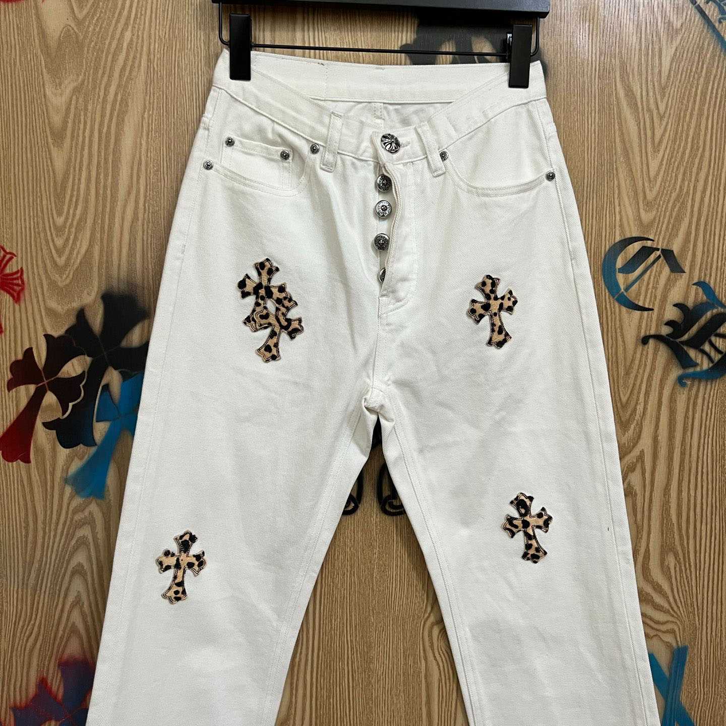 Chrome Hearts Levi's 501 Leopard Cross Patch White Jeans - DesignerGu