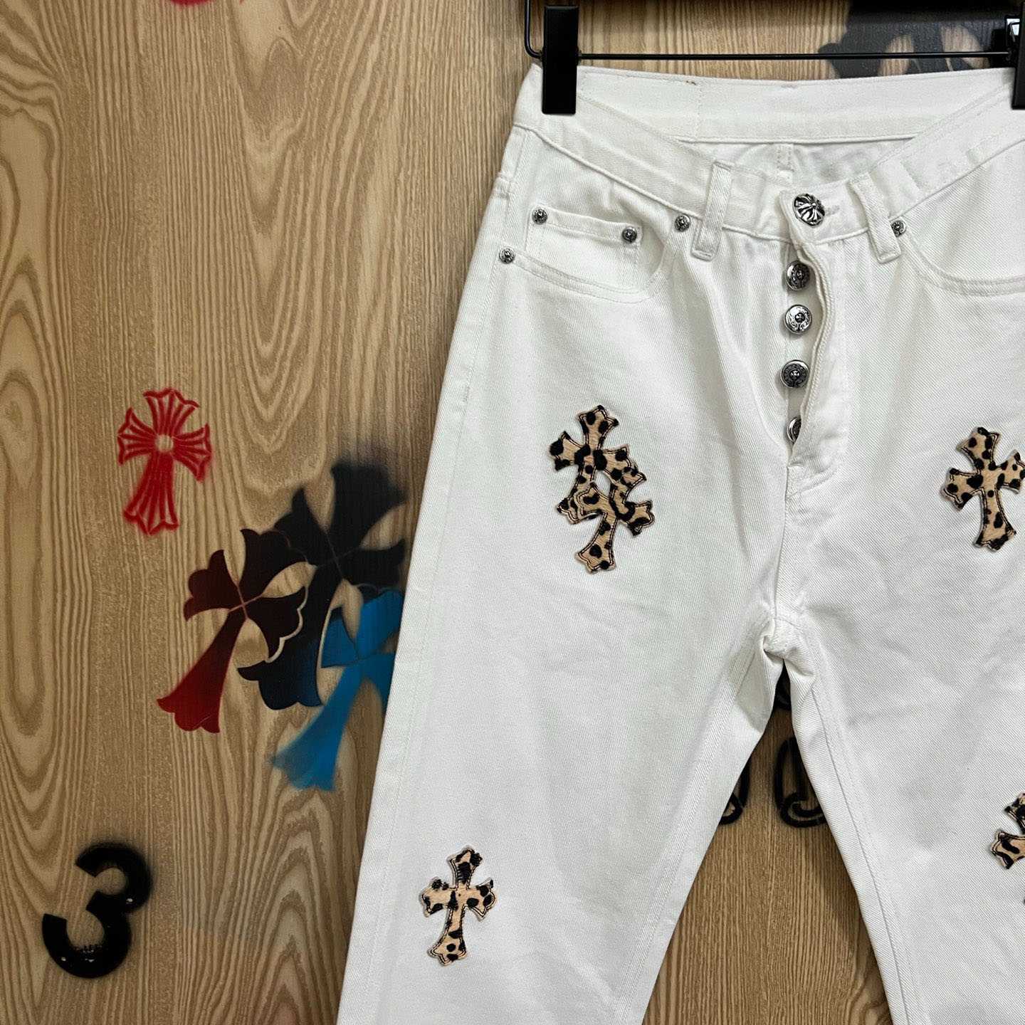 Chrome Hearts Levi's 501 Leopard Cross Patch White Jeans - DesignerGu