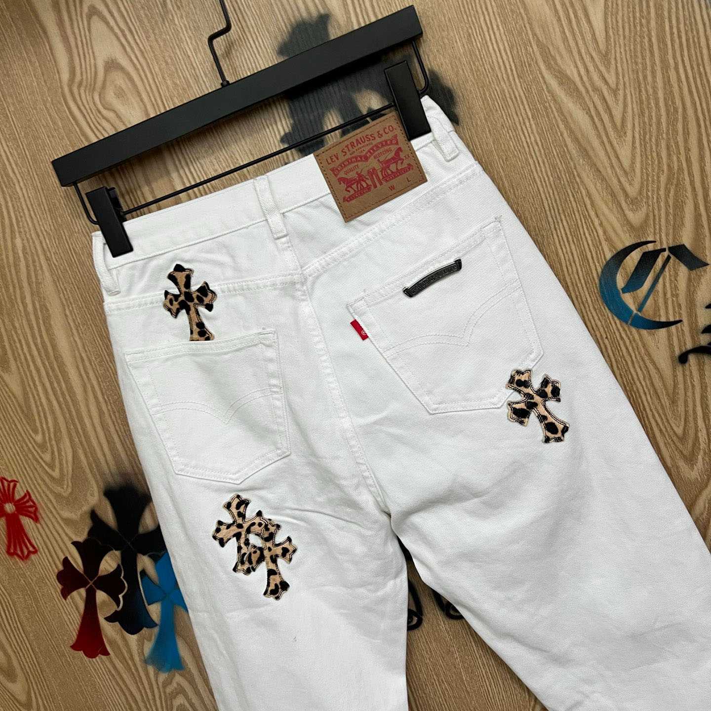 Chrome Hearts Levi's 501 Leopard Cross Patch White Jeans - DesignerGu