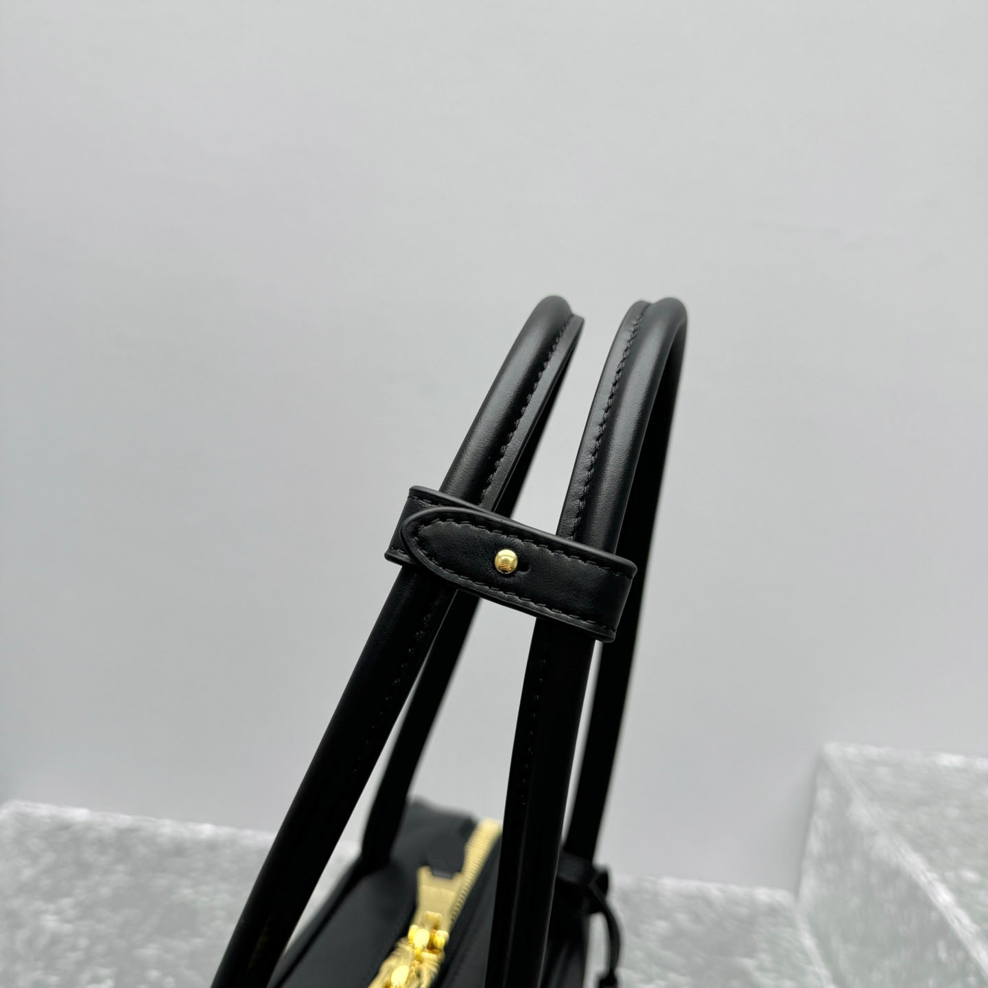 Miu Miu Beau Leather Bag - DesignerGu