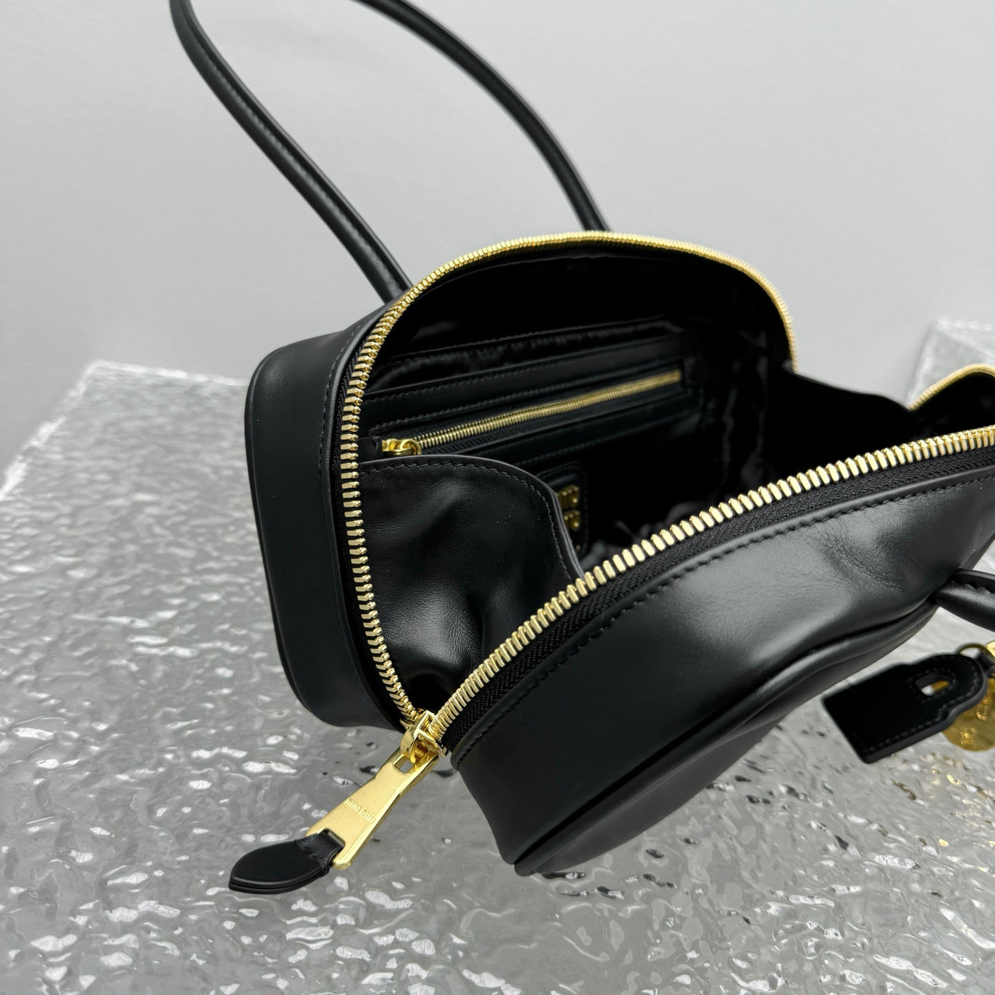 Miu Miu Beau Leather Bag - DesignerGu