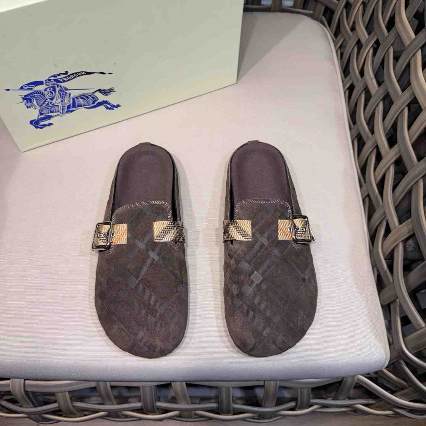 Burberry Suede Urchin Clogs - DesignerGu
