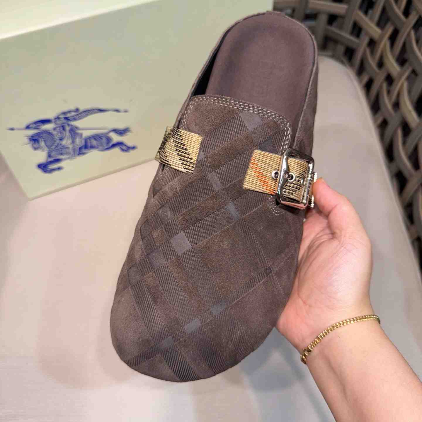 Burberry Suede Urchin Clogs - DesignerGu