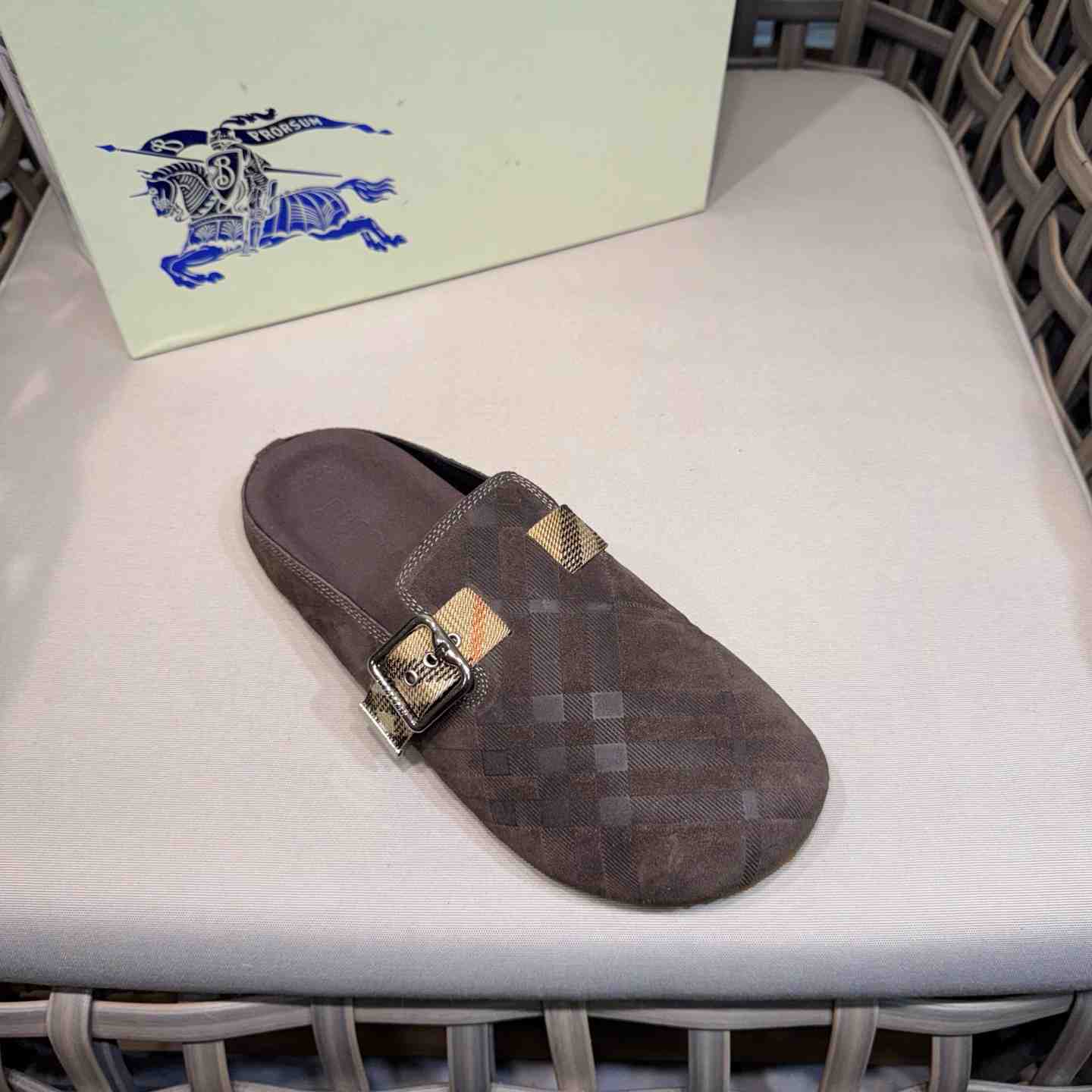 Burberry Suede Urchin Clogs - DesignerGu