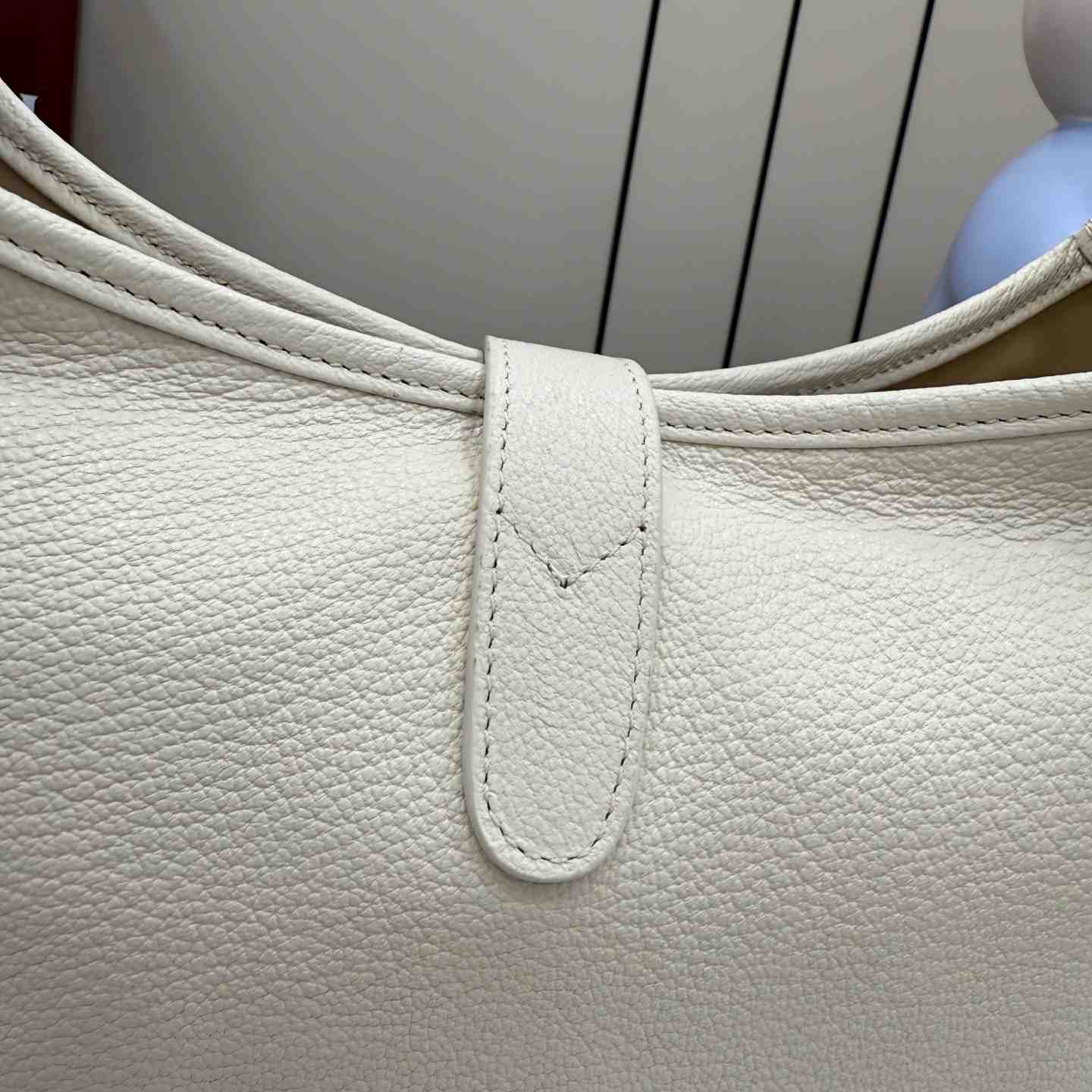 Gucci Jackie 1961 Medium Shoulder Bag 863136 - DesignerGu