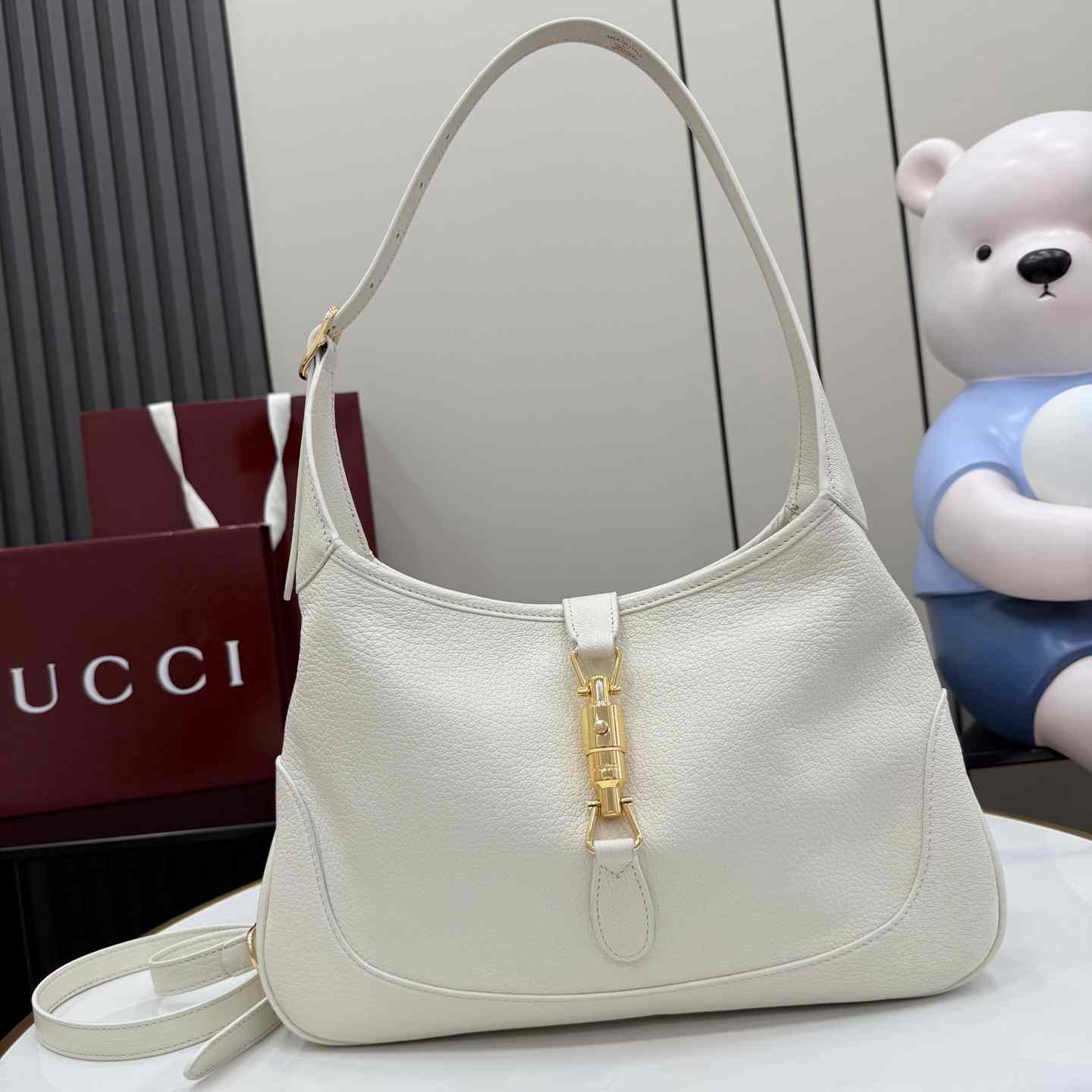 Gucci Jackie 1961 Medium Shoulder Bag 863136 - DesignerGu