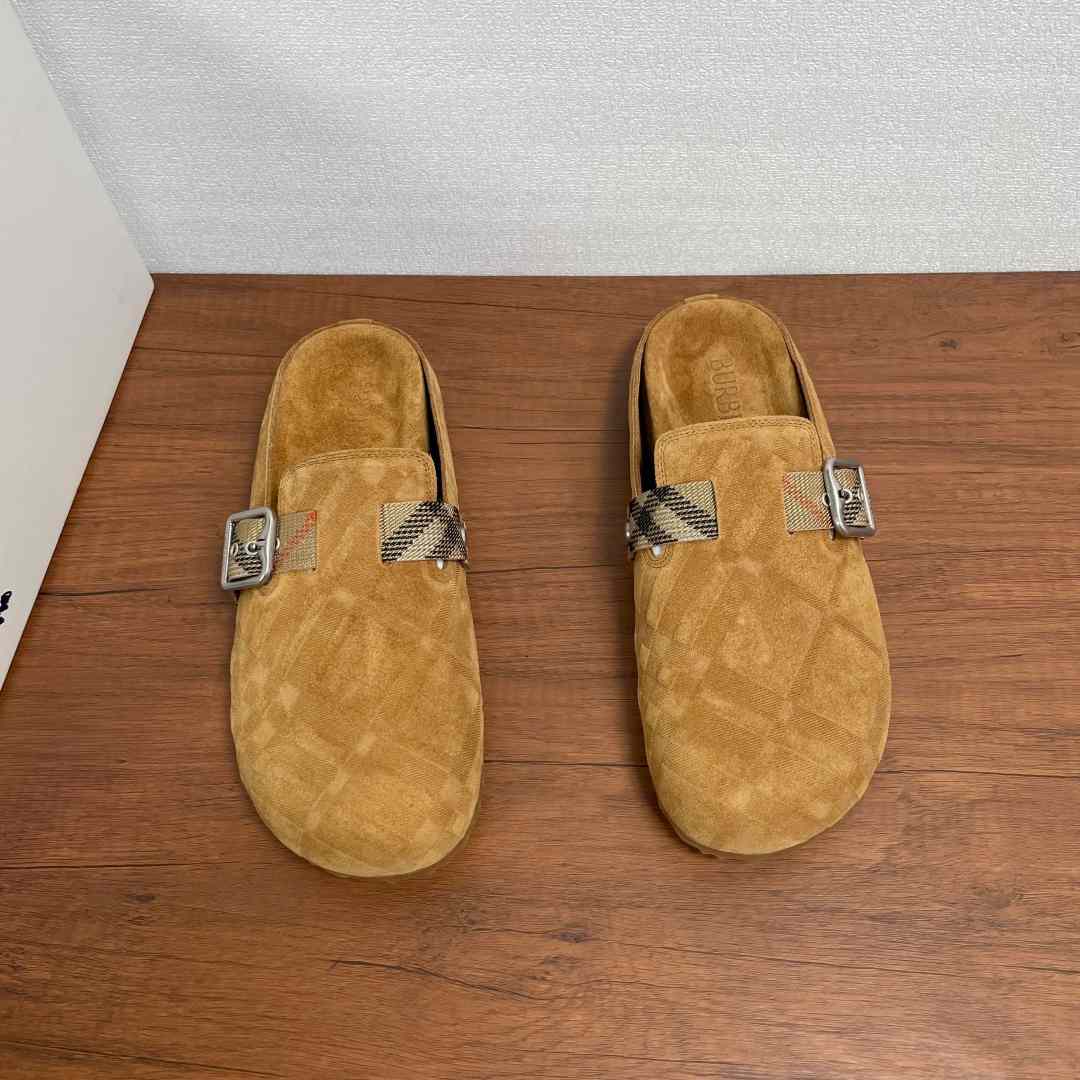 Burberry Suede Urchin Clogs - DesignerGu