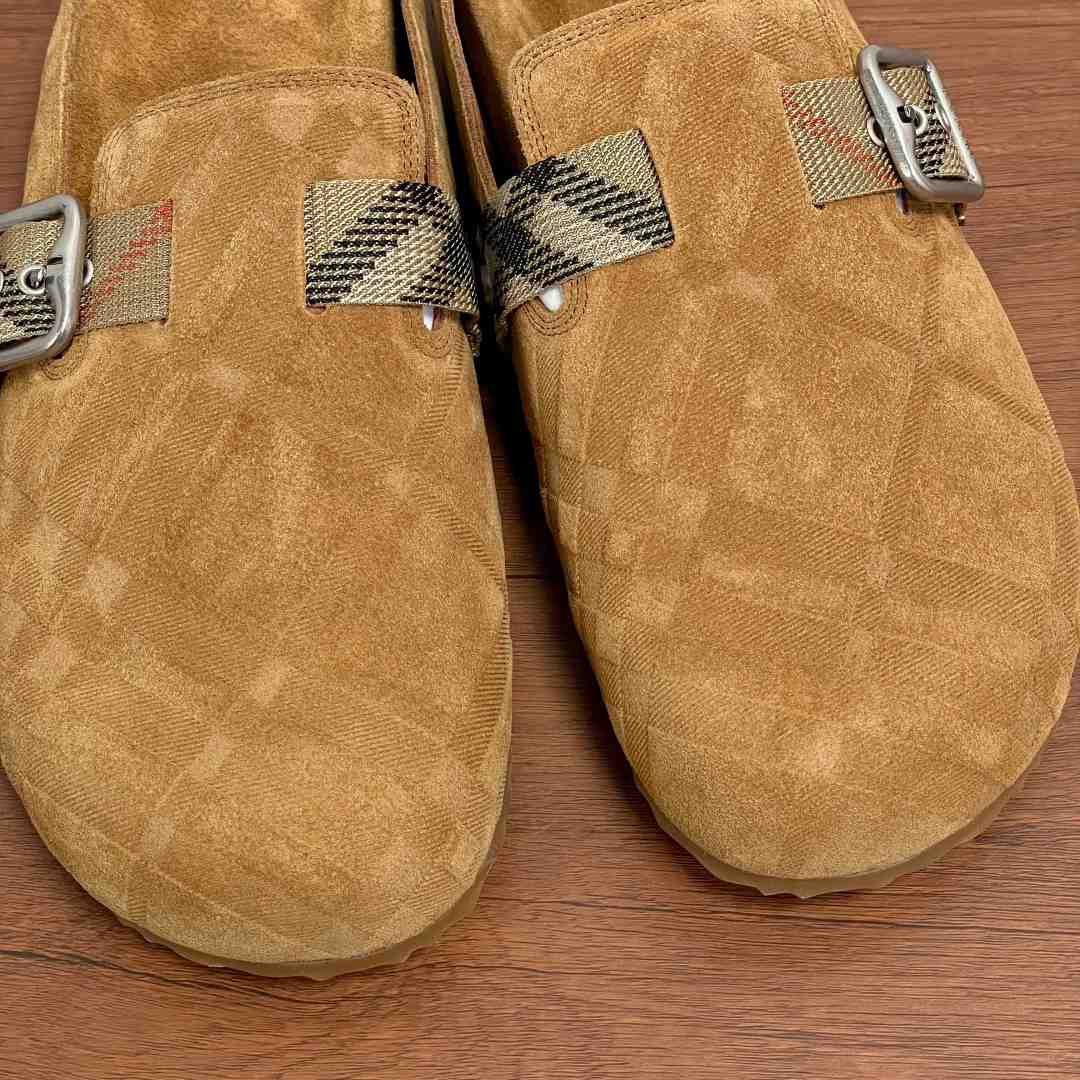 Burberry Suede Urchin Clogs - DesignerGu