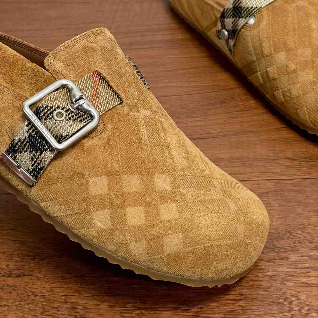 Burberry Suede Urchin Clogs - DesignerGu