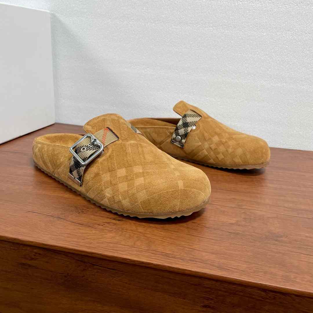 Burberry Suede Urchin Clogs - DesignerGu