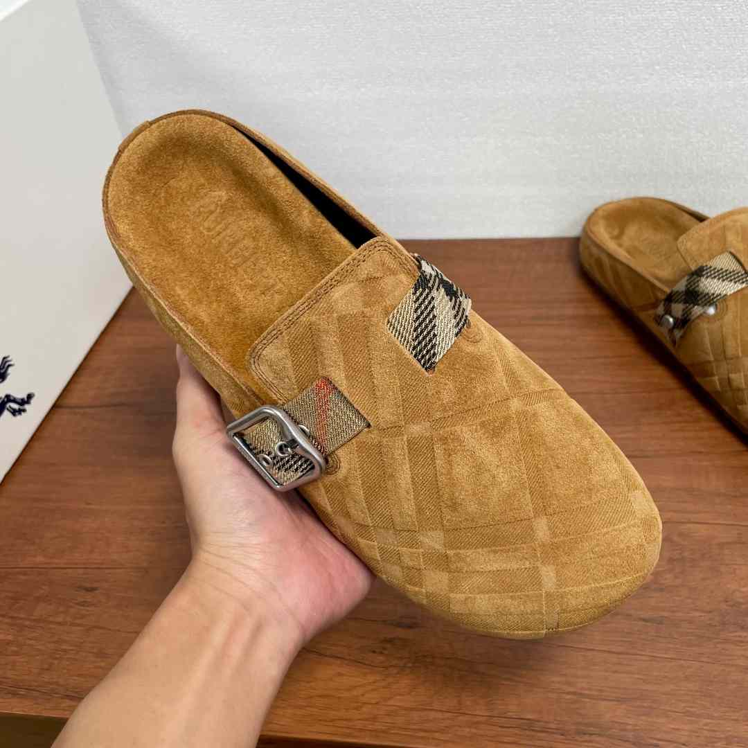 Burberry Suede Urchin Clogs - DesignerGu