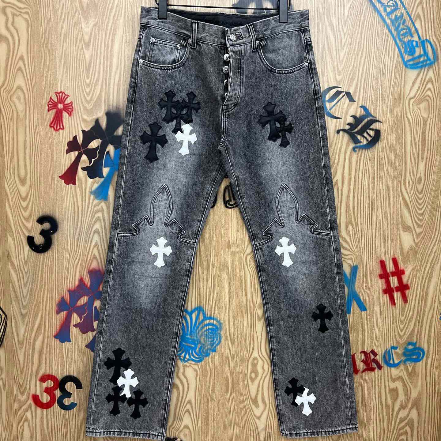 Chrome Hearts Cross Patch Fleur Knee Jeans - DesignerGu