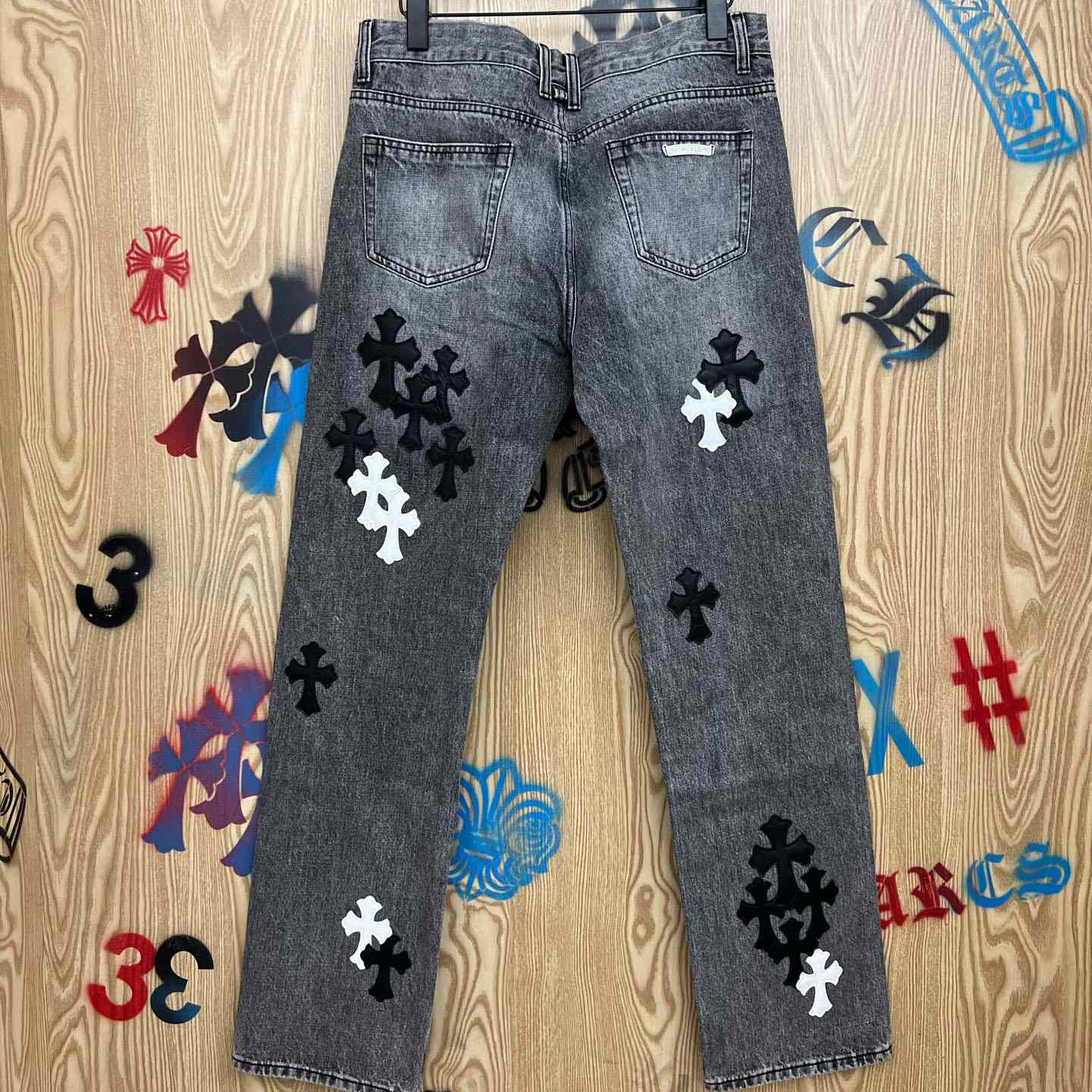Chrome Hearts Cross Patch Fleur Knee Jeans - DesignerGu