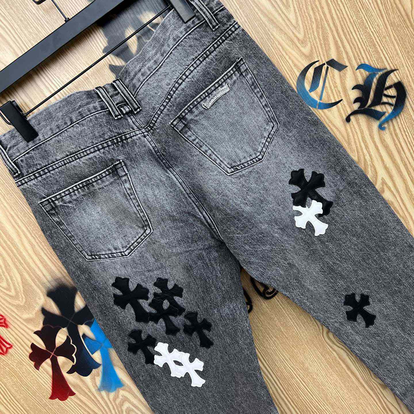 Chrome Hearts Cross Patch Fleur Knee Jeans - DesignerGu