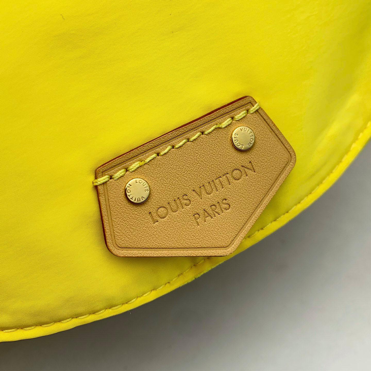 Louis Vuitton Bumbag M27237 - DesignerGu