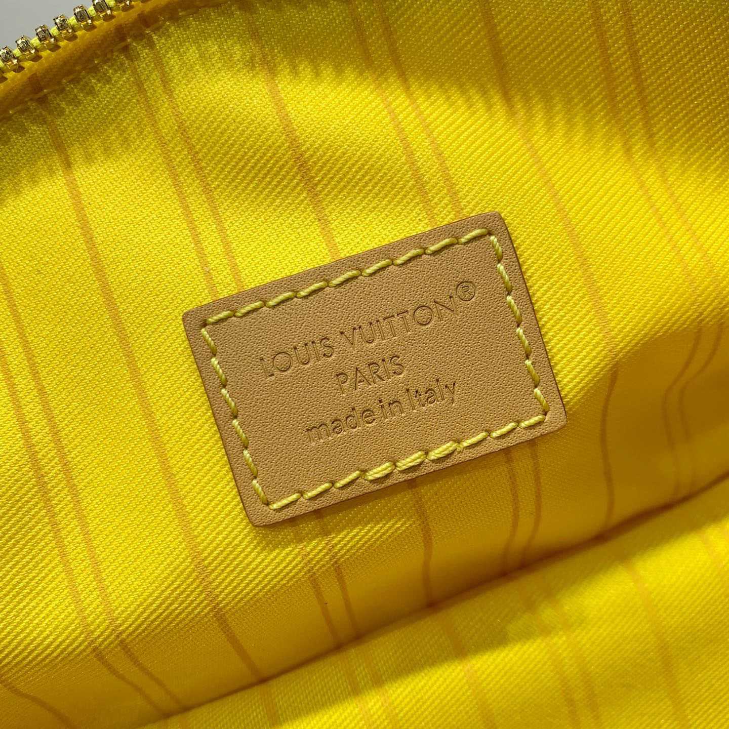 Louis Vuitton Bumbag M27237 - DesignerGu