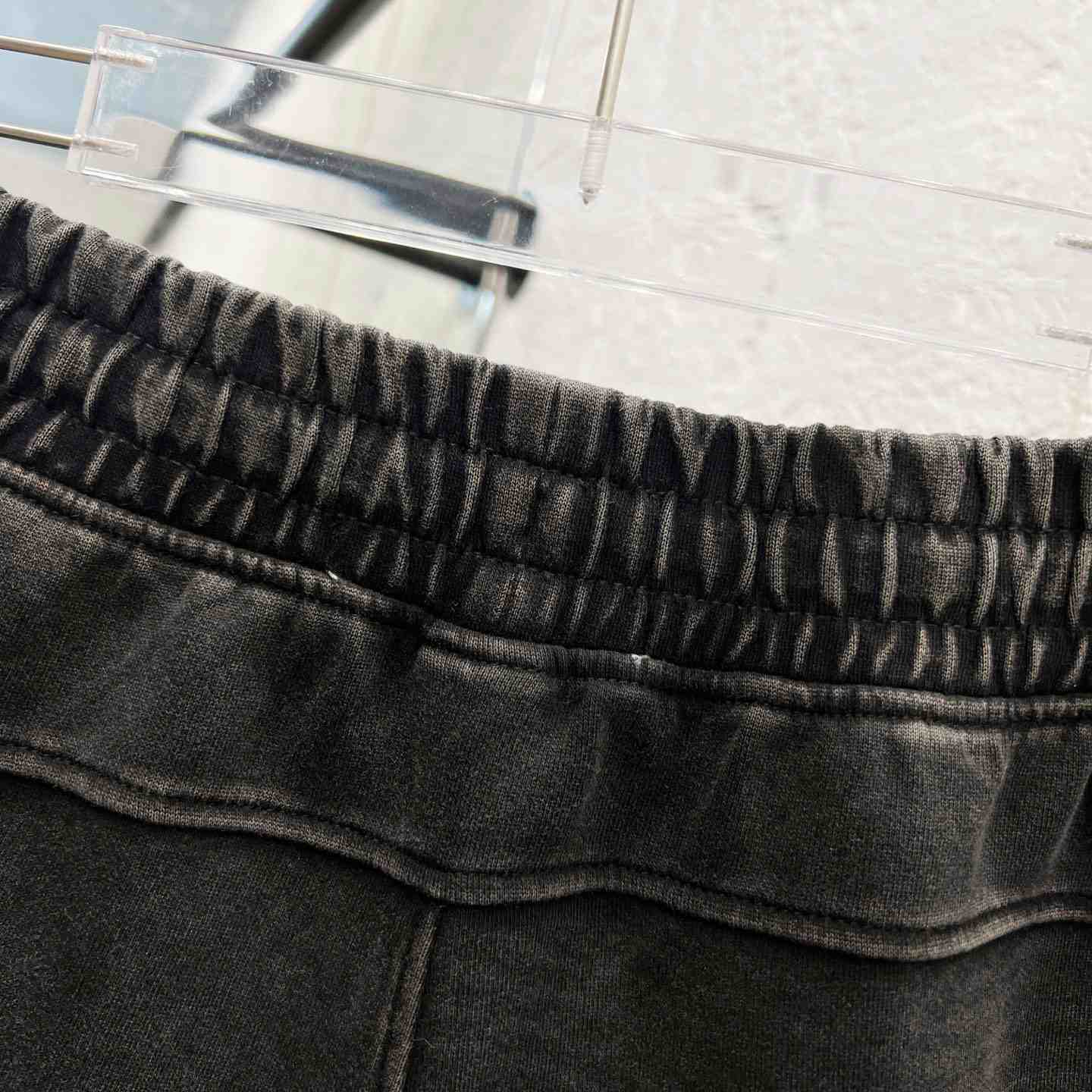 Louis Vuitton Shorts    - DesignerGu