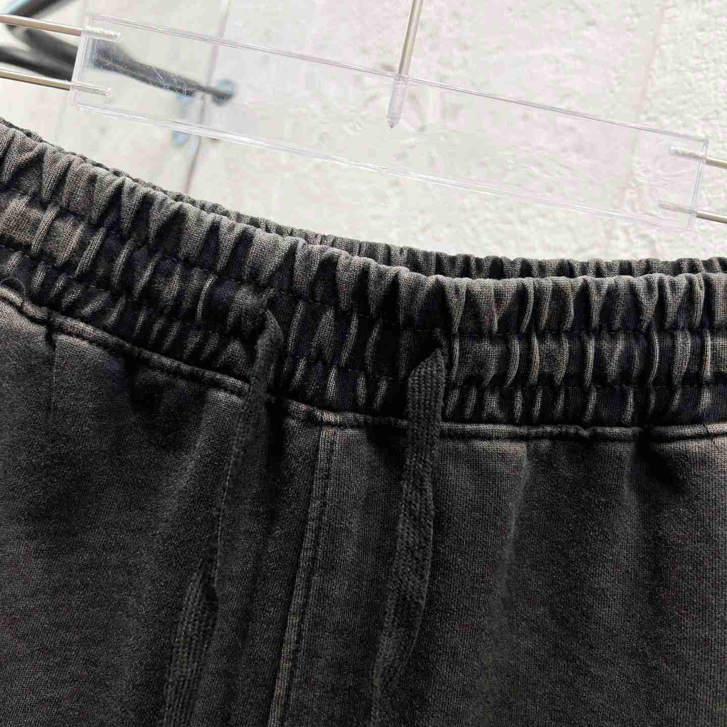 Louis Vuitton Shorts    - DesignerGu
