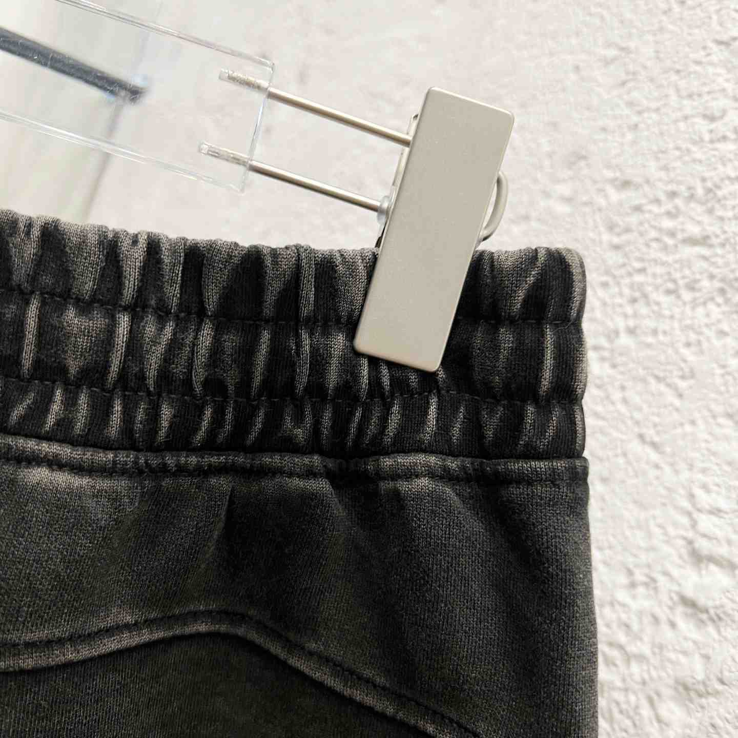 Louis Vuitton Shorts    - DesignerGu