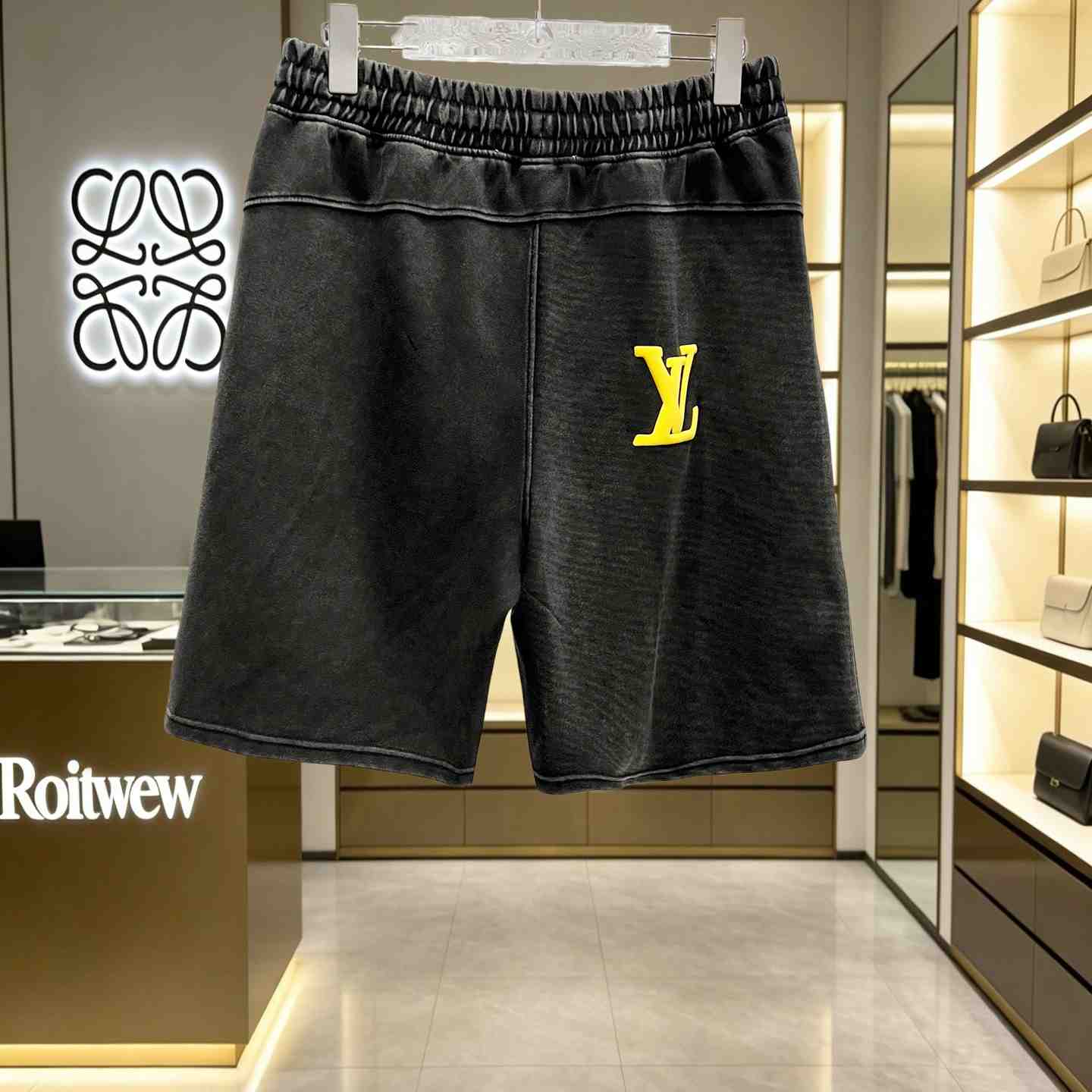 Louis Vuitton Shorts    - DesignerGu
