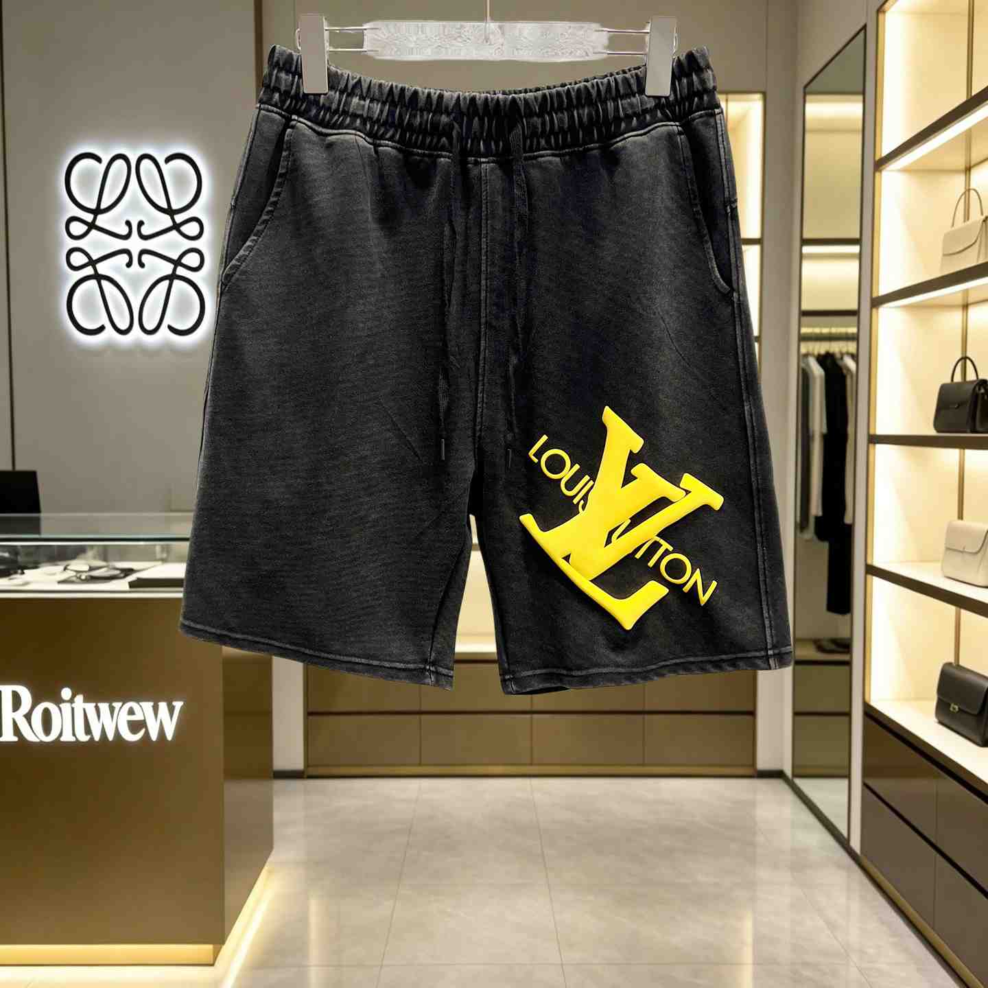 Louis Vuitton Shorts    - DesignerGu