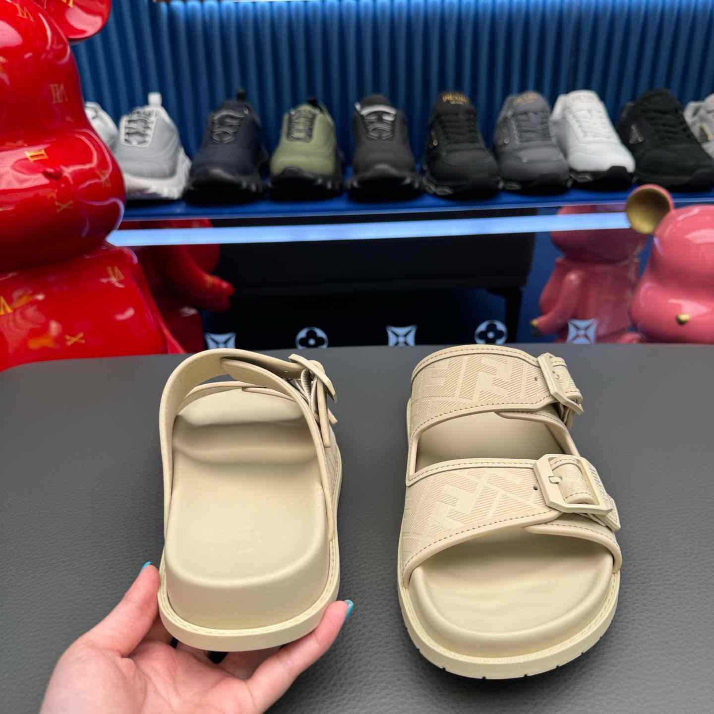 Fendi Feel Logo Sandals - DesignerGu