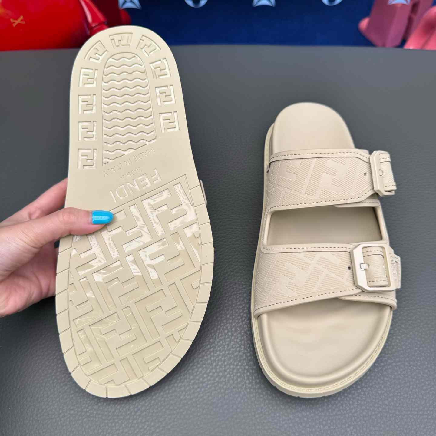 Fendi Feel Logo Sandals - DesignerGu
