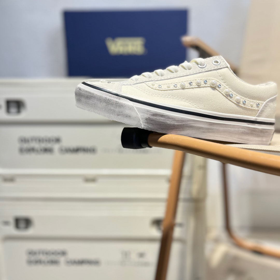 Vans Premium Old Skool Shoes - DesignerGu