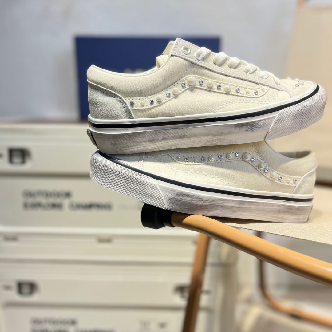 Vans Premium Old Skool Shoes - DesignerGu