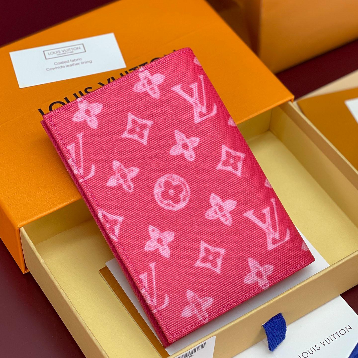 Louis Vuitton Passport Cover   M27615 - DesignerGu