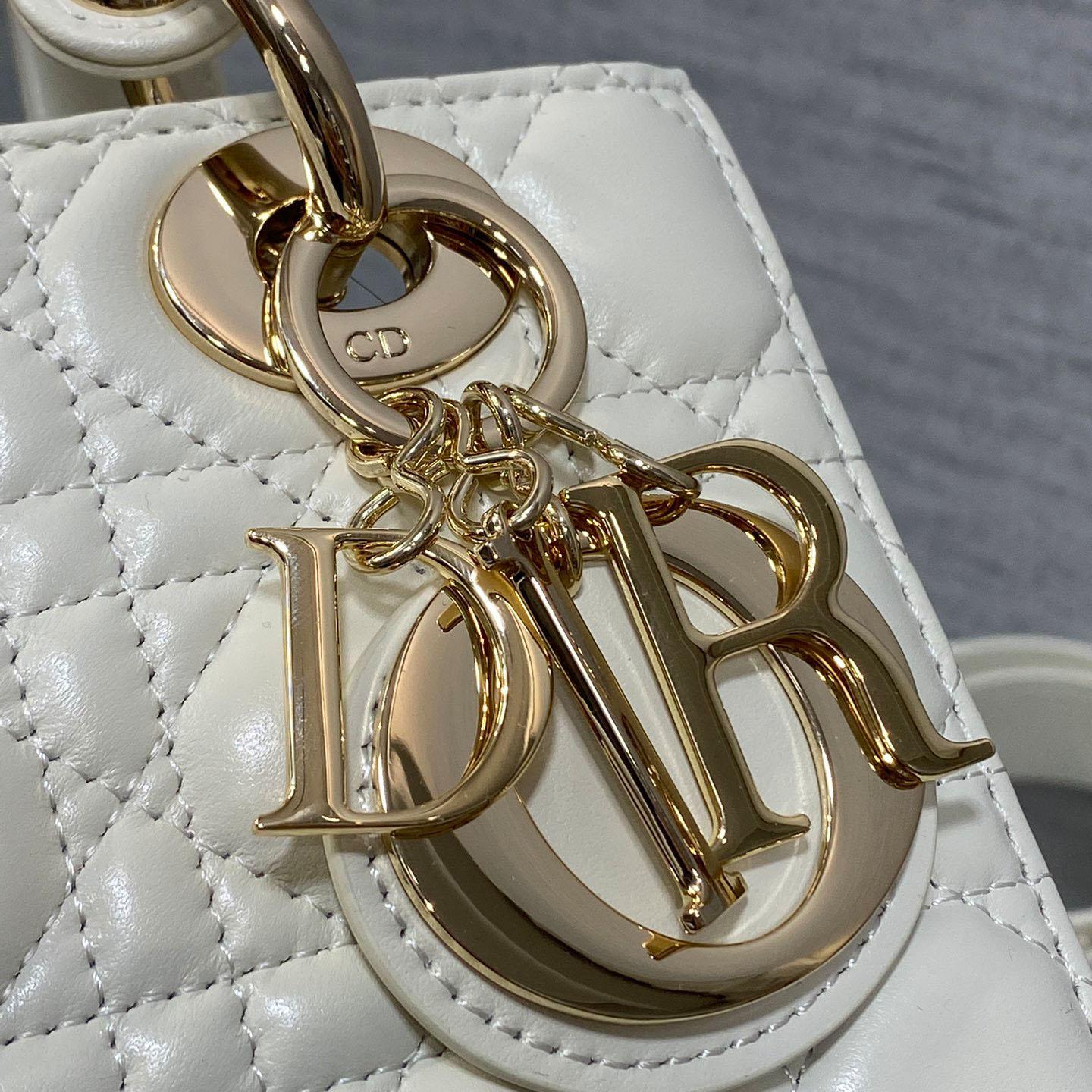 Dior Lady Dior Bag   20cm - DesignerGu