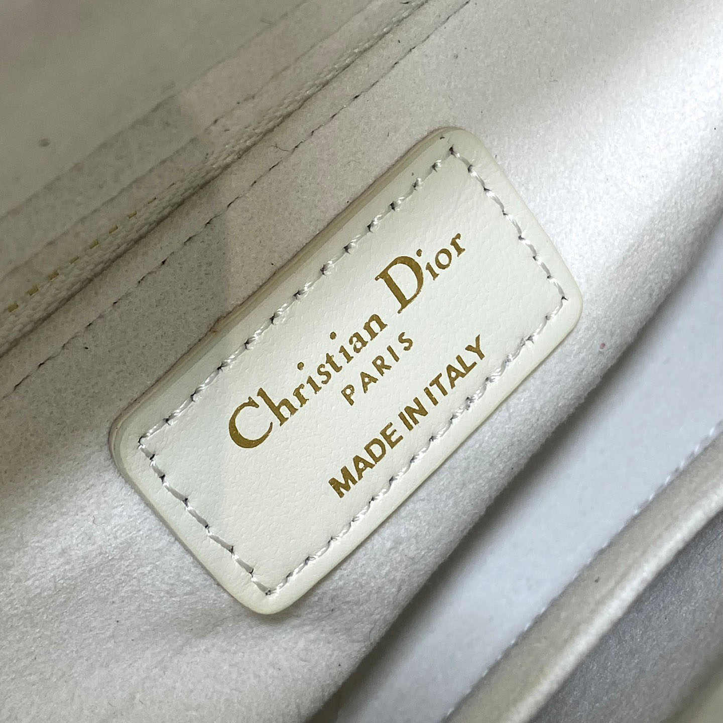 Dior Lady Dior Bag   20cm - DesignerGu