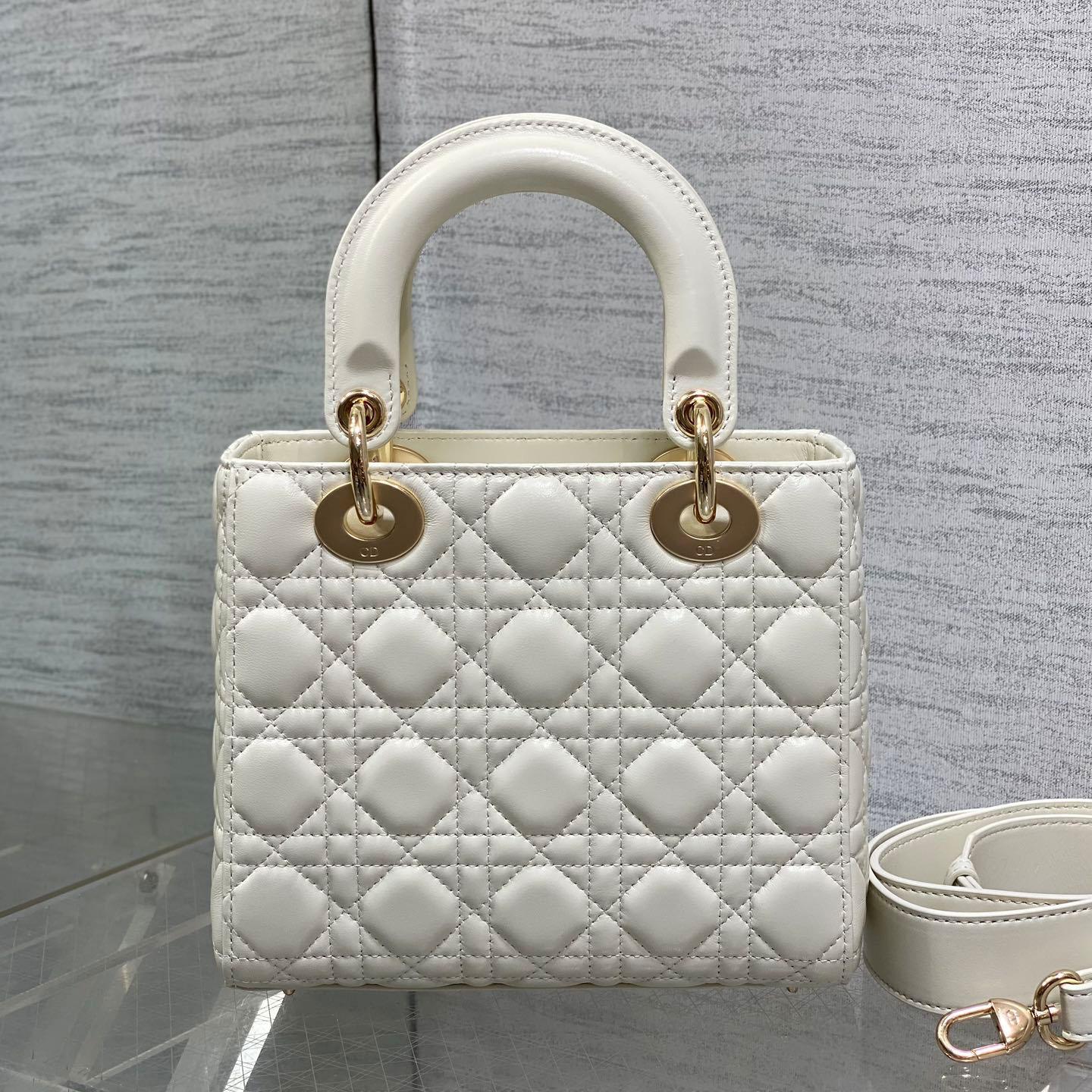 Dior Lady Dior Bag   20cm - DesignerGu
