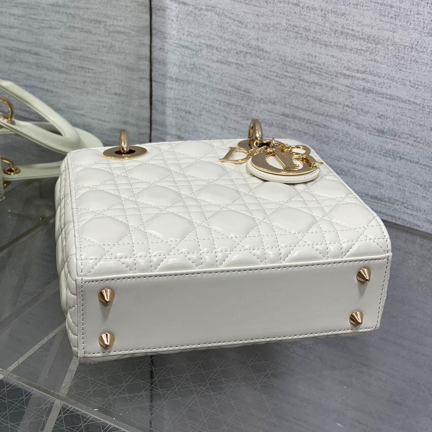 Dior Lady Dior Bag   20cm - DesignerGu
