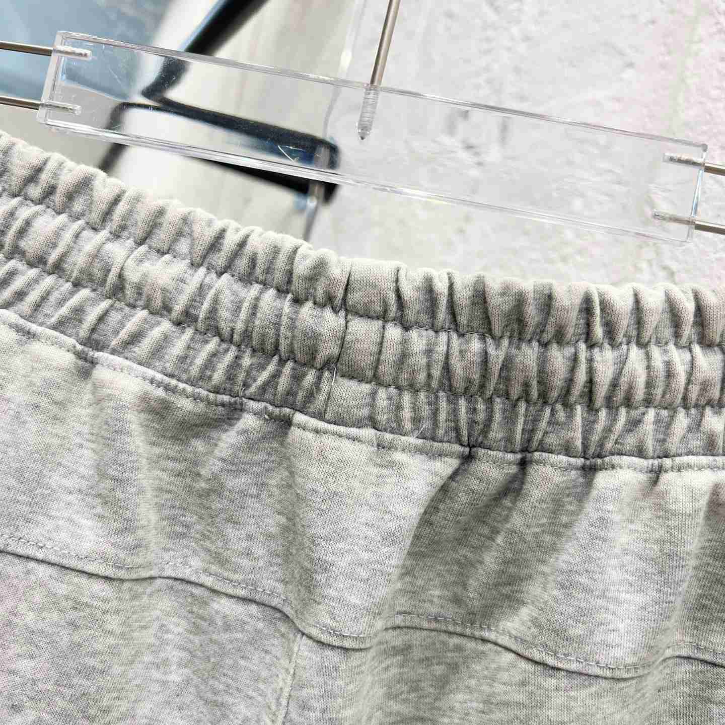 Prada Shorts    - DesignerGu