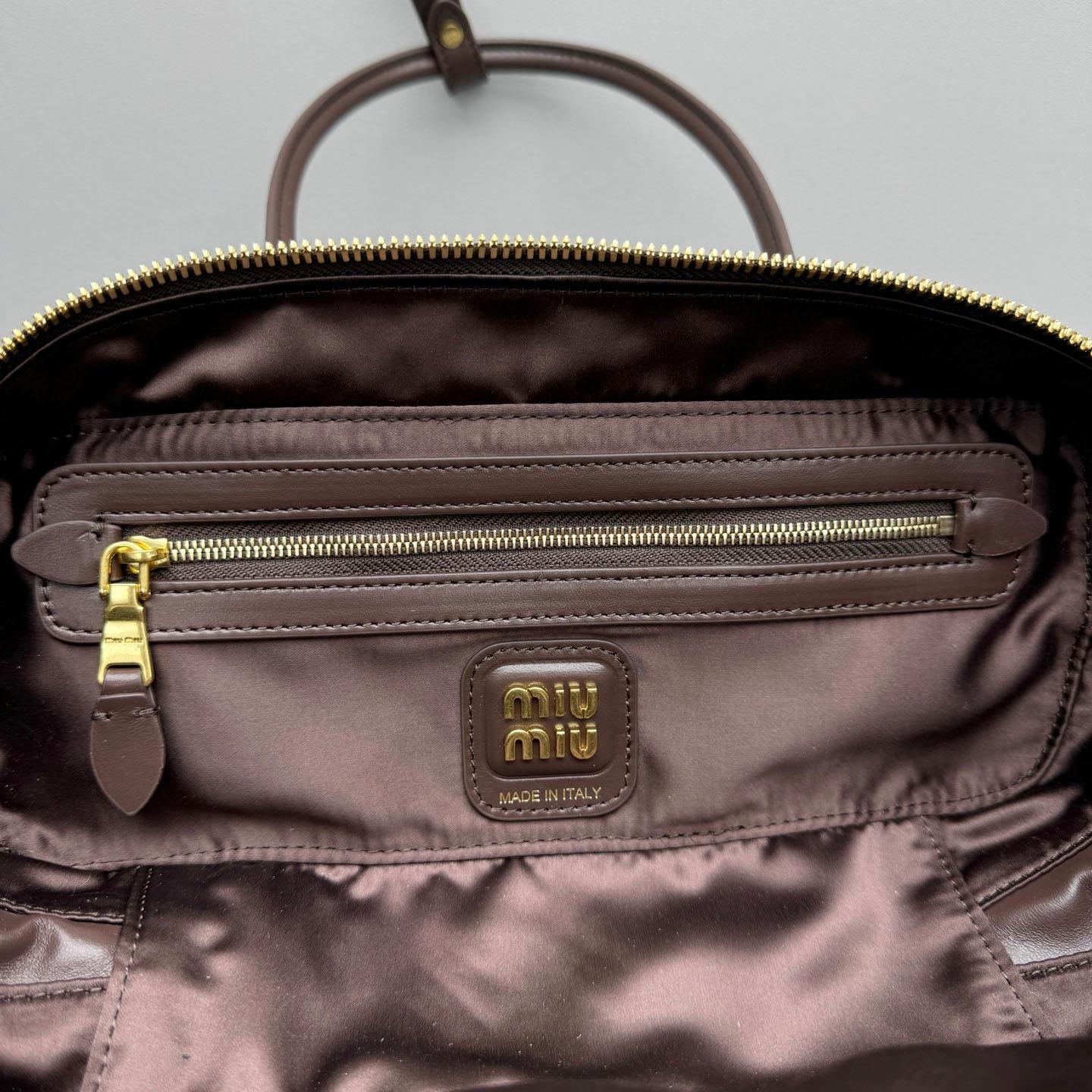 Miu Miu Beau Leather Bag - DesignerGu