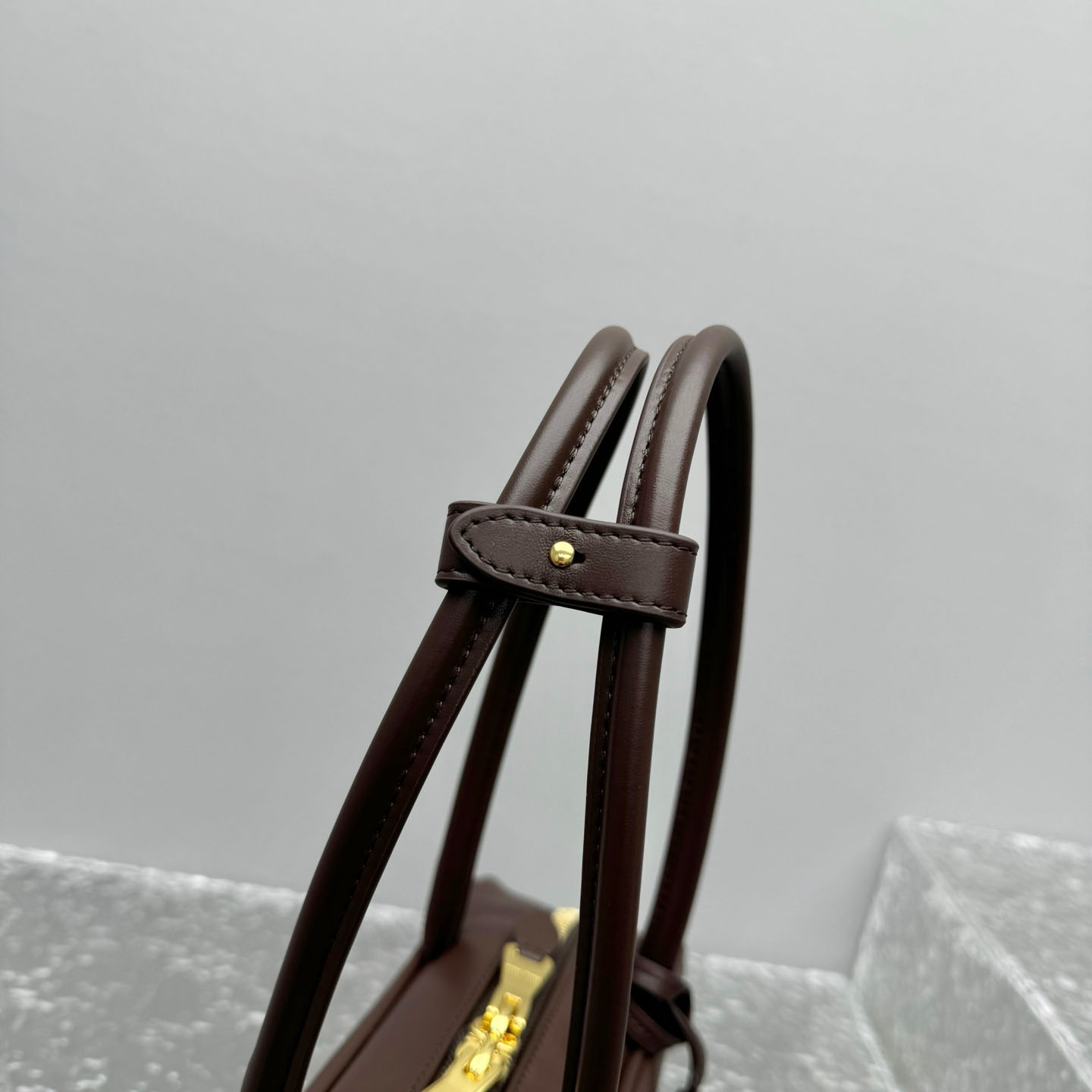 Miu Miu Beau Leather Bag - DesignerGu