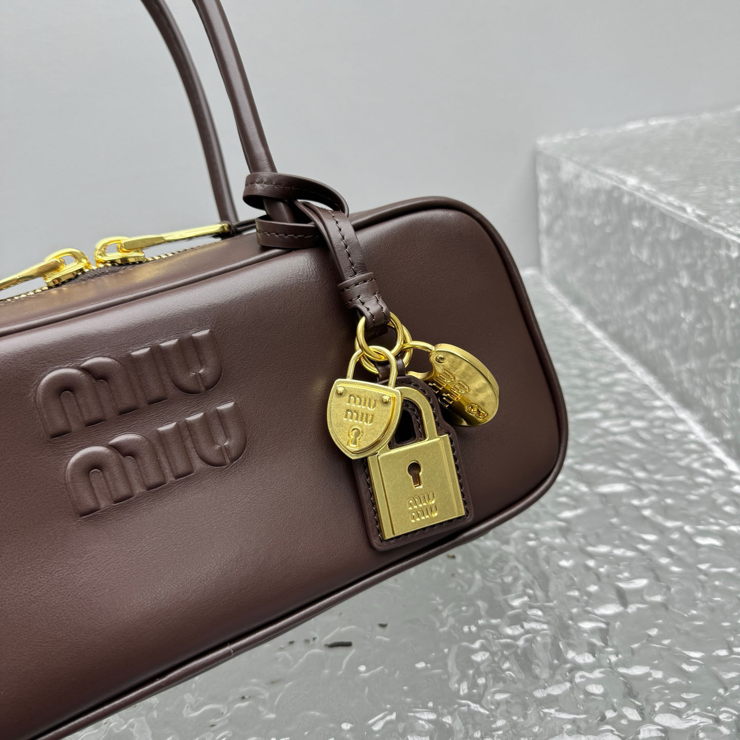 Miu Miu Beau Leather Bag - DesignerGu