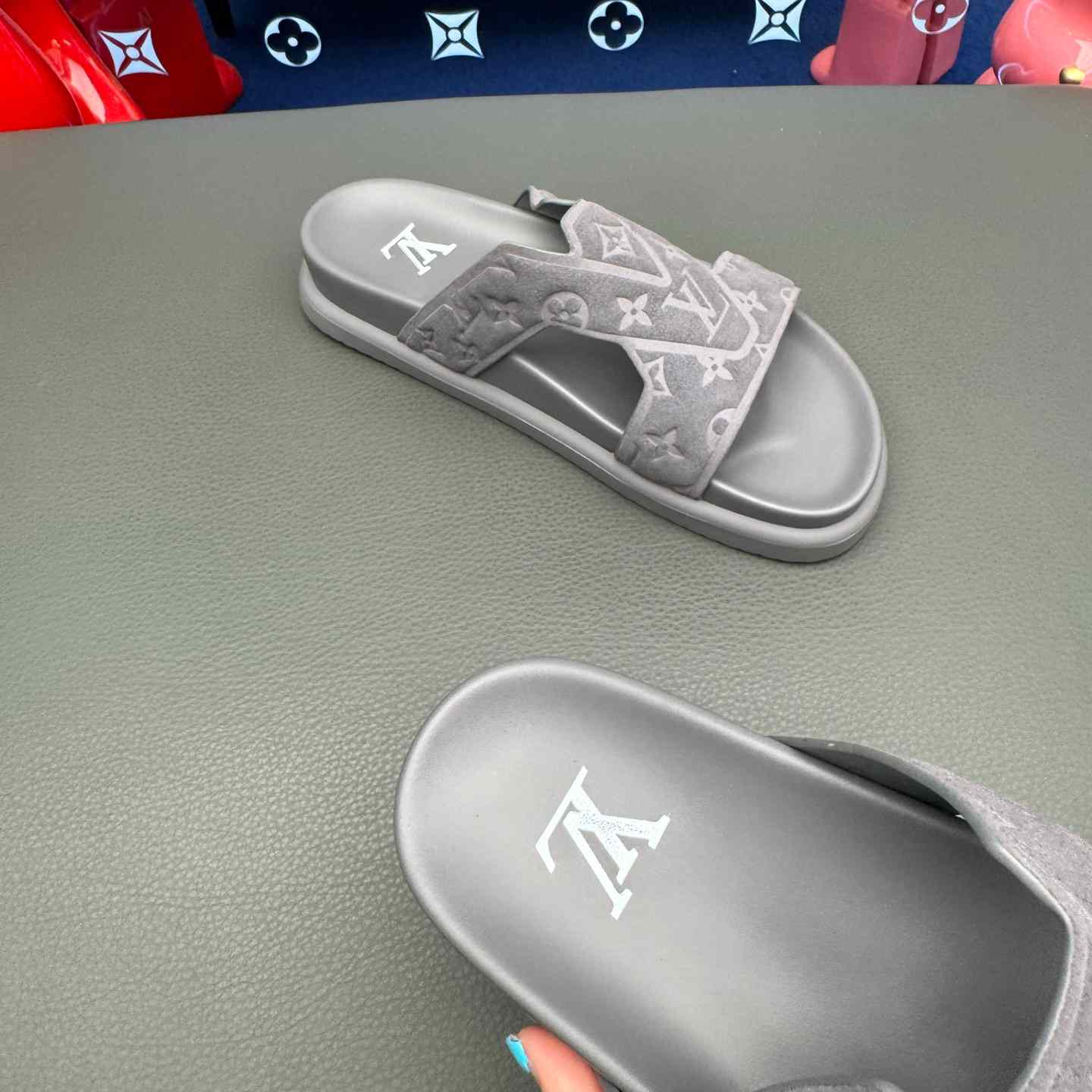 Louis Vuitton LV Oasis Mule    - DesignerGu