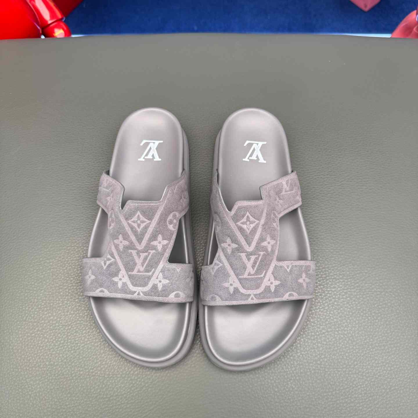 Louis Vuitton LV Oasis Mule    - DesignerGu