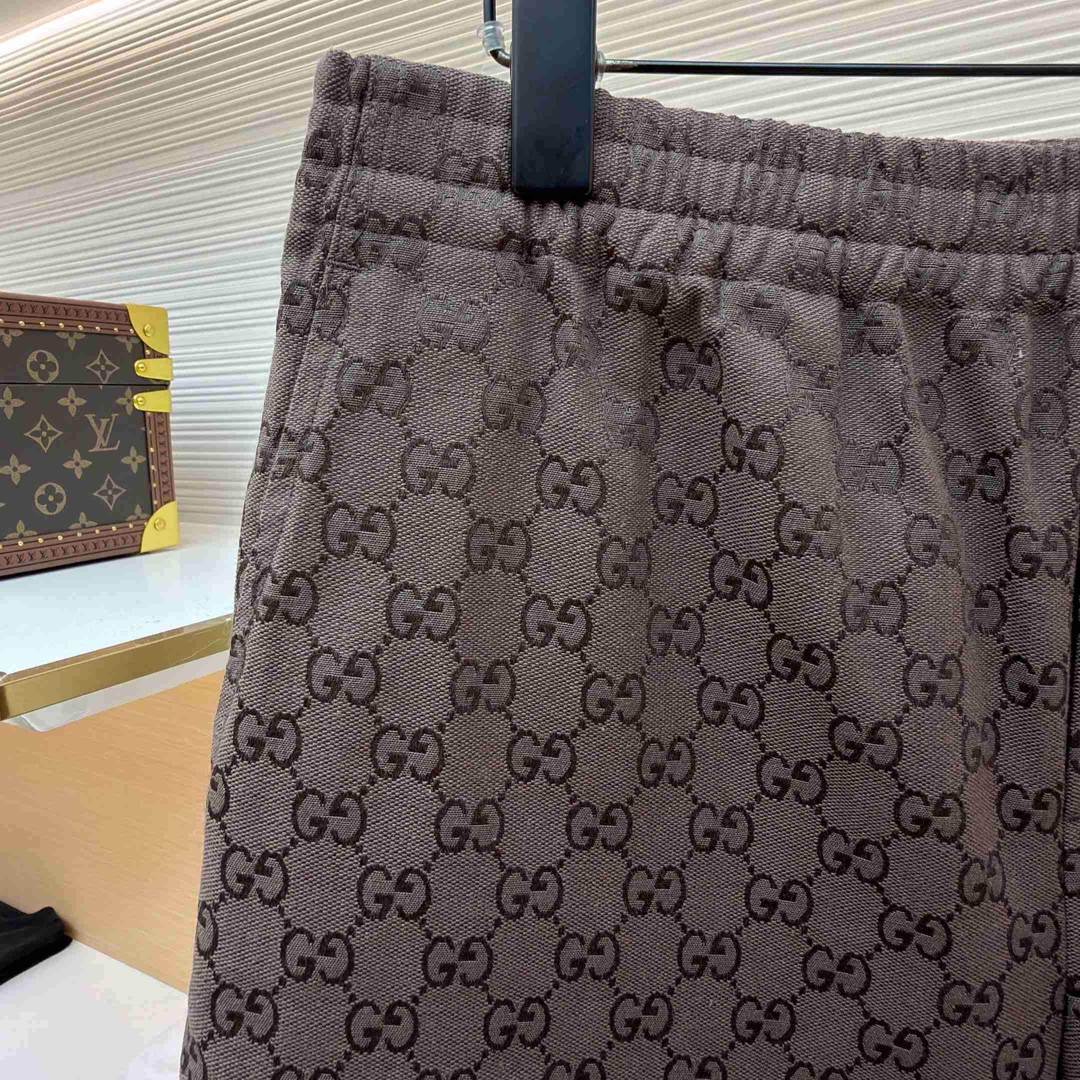 Gucci GG Canvas Linen Blen Shorts - DesignerGu