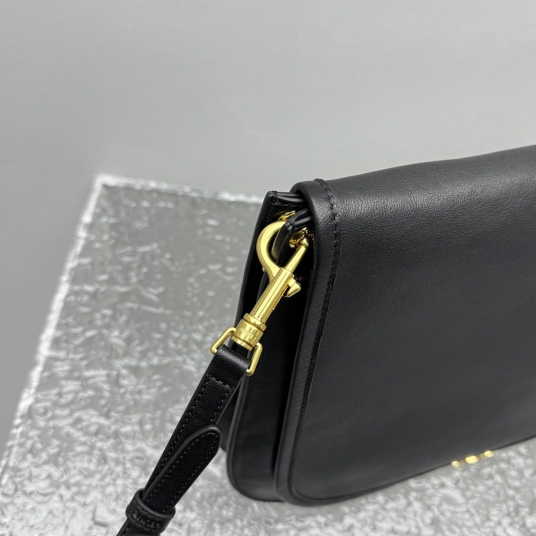 Celine Soft Triomphe Besace - DesignerGu