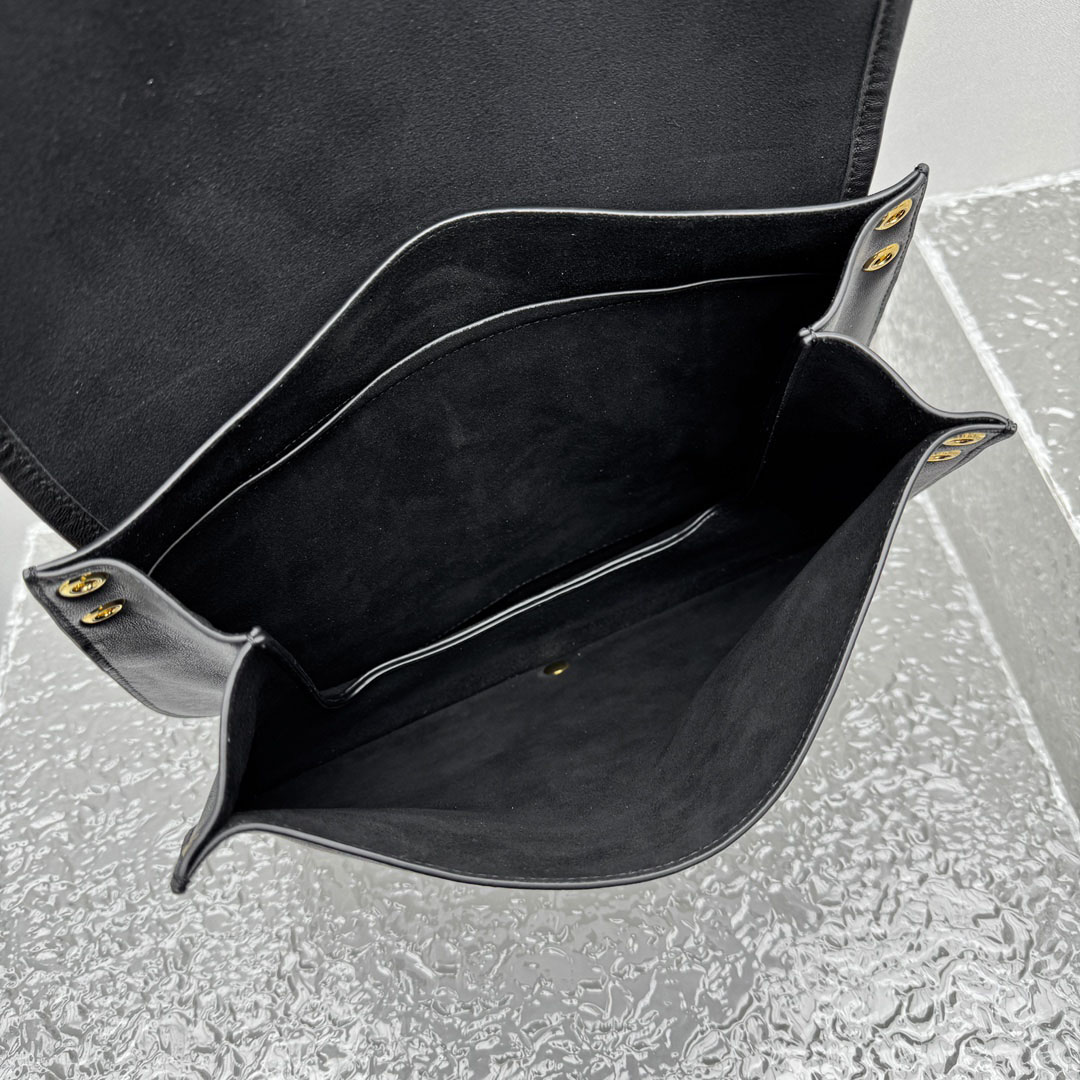 Celine Soft Triomphe Besace - DesignerGu