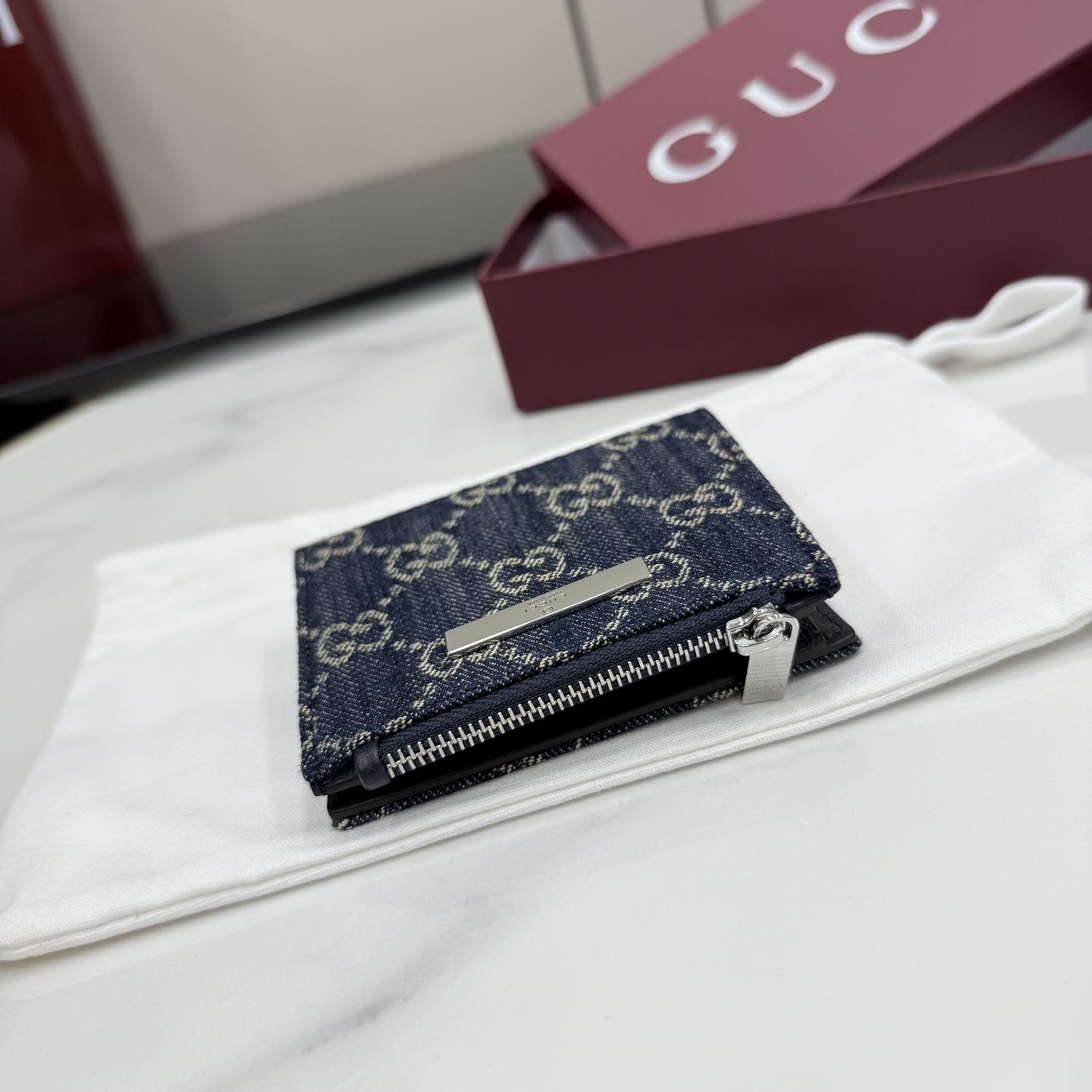 Gucci Small Wallet With Gucci Plaque - DesignerGu