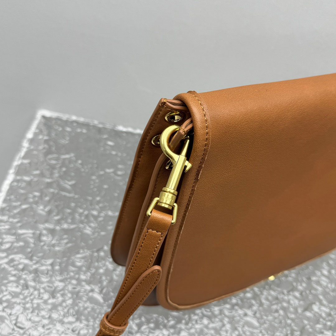 Celine Soft Triomphe Besace - DesignerGu