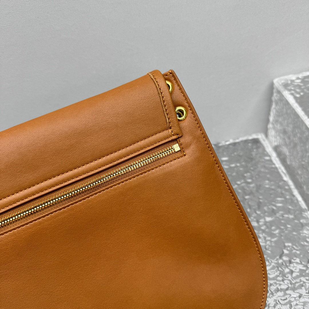 Celine Soft Triomphe Besace - DesignerGu