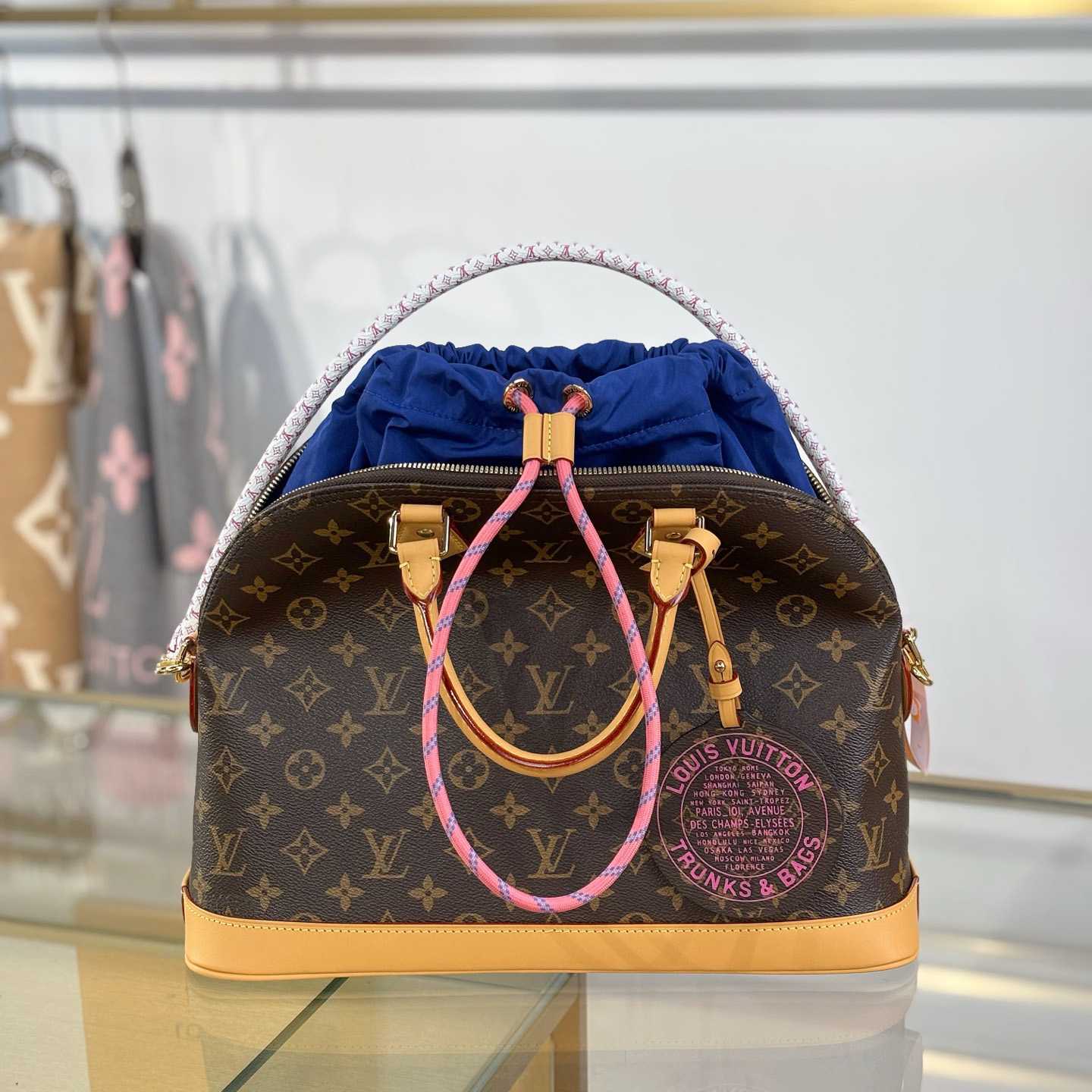 Louis Vuitton Alma MM M27327 - DesignerGu