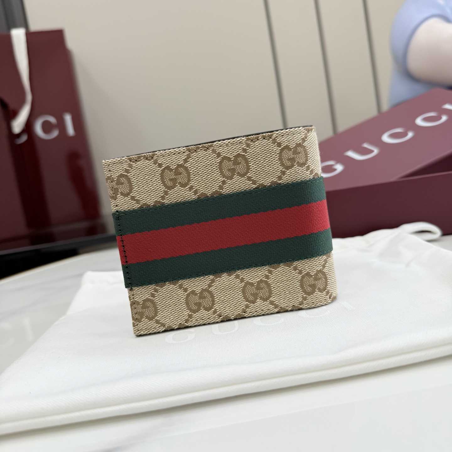 Gucci Bi-fold wallet With Web - DesignerGu